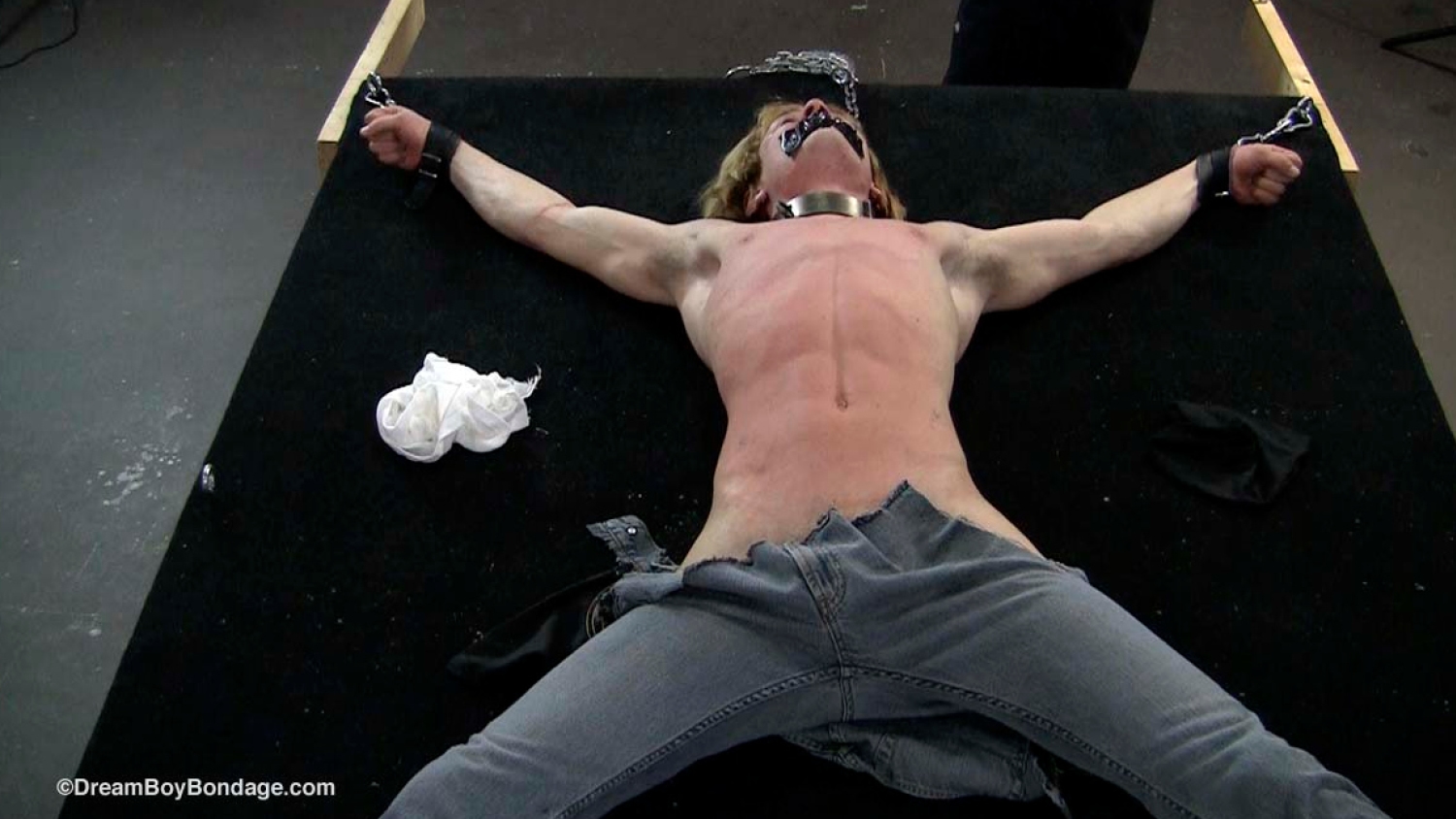 Kidnapped Punk - Chapter 3